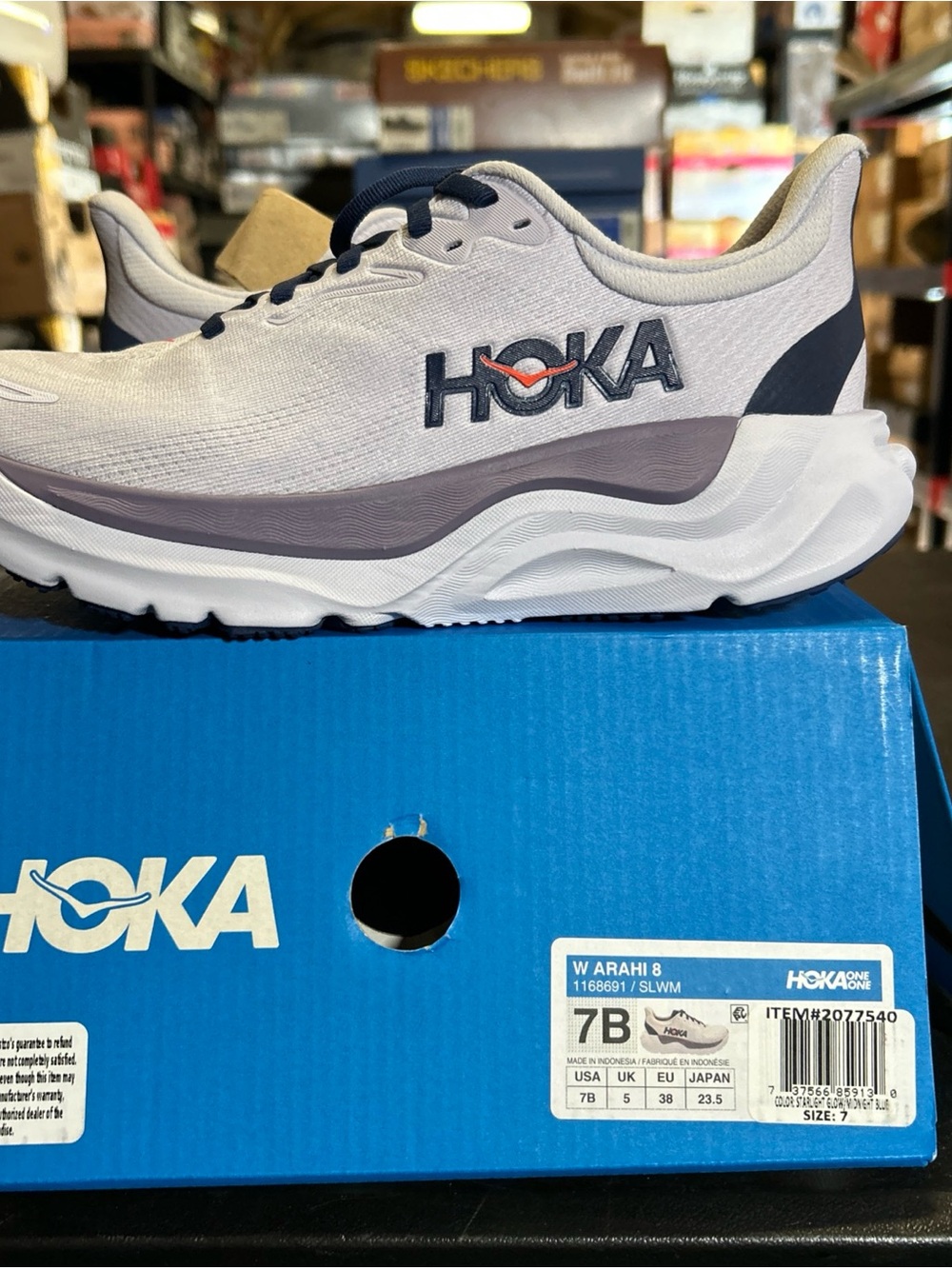Women’s Hoka W Arahi 8 Lightweight Stability Shoe - Light Gray & Navy Accent
